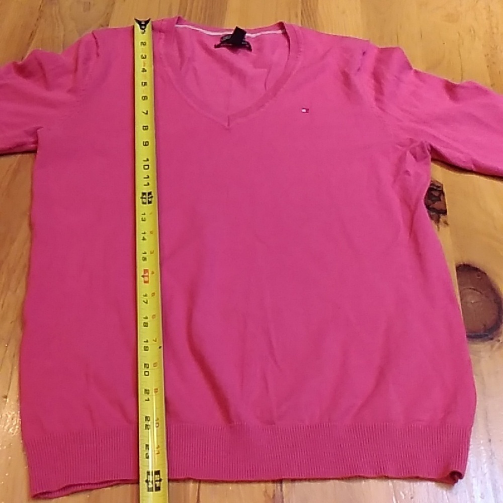 TH Pima Cotton Blend Fuschia V Neck Women's Sweater Size L EUC - Picture 13 of 15